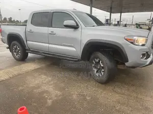 Toyota Tacoma SR5 2018 Gray