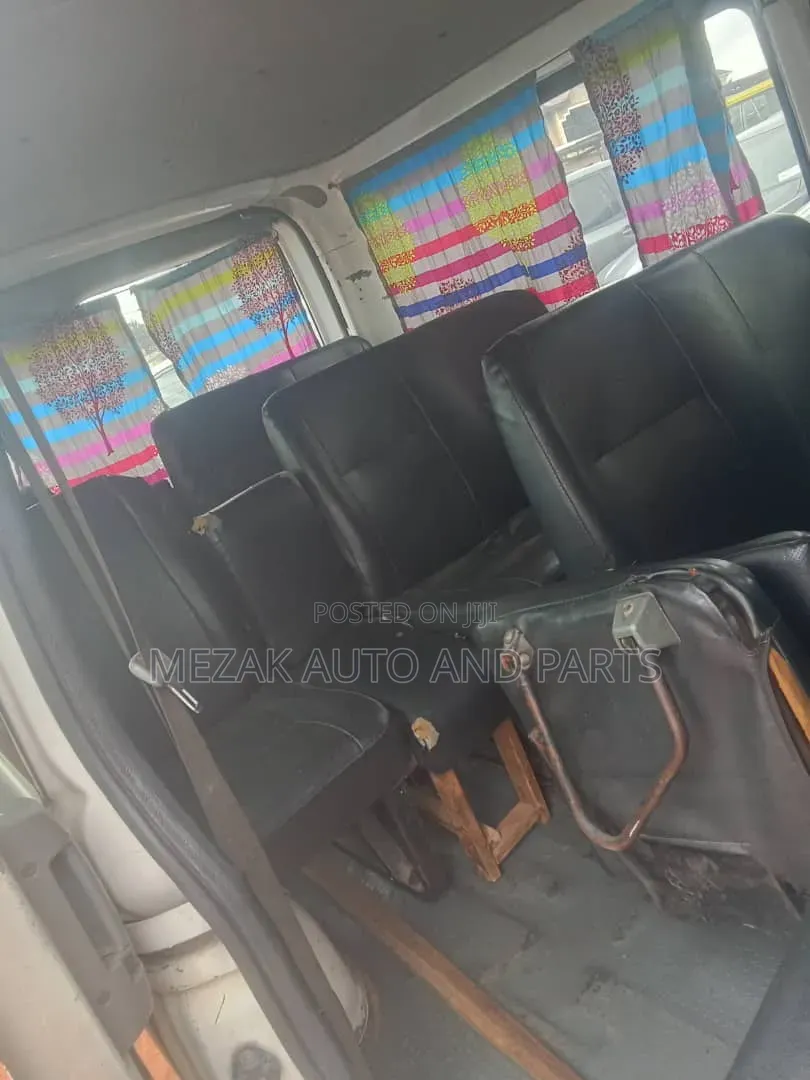 Toyota HiAce 2010 White
