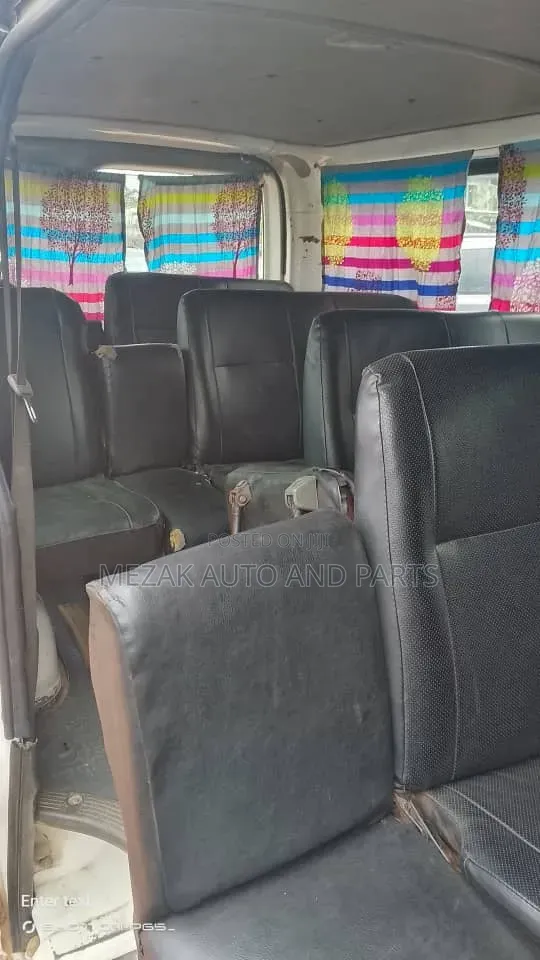 Toyota HiAce 2010 White