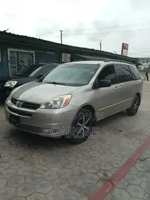 Toyota Sienna 2005 Silver