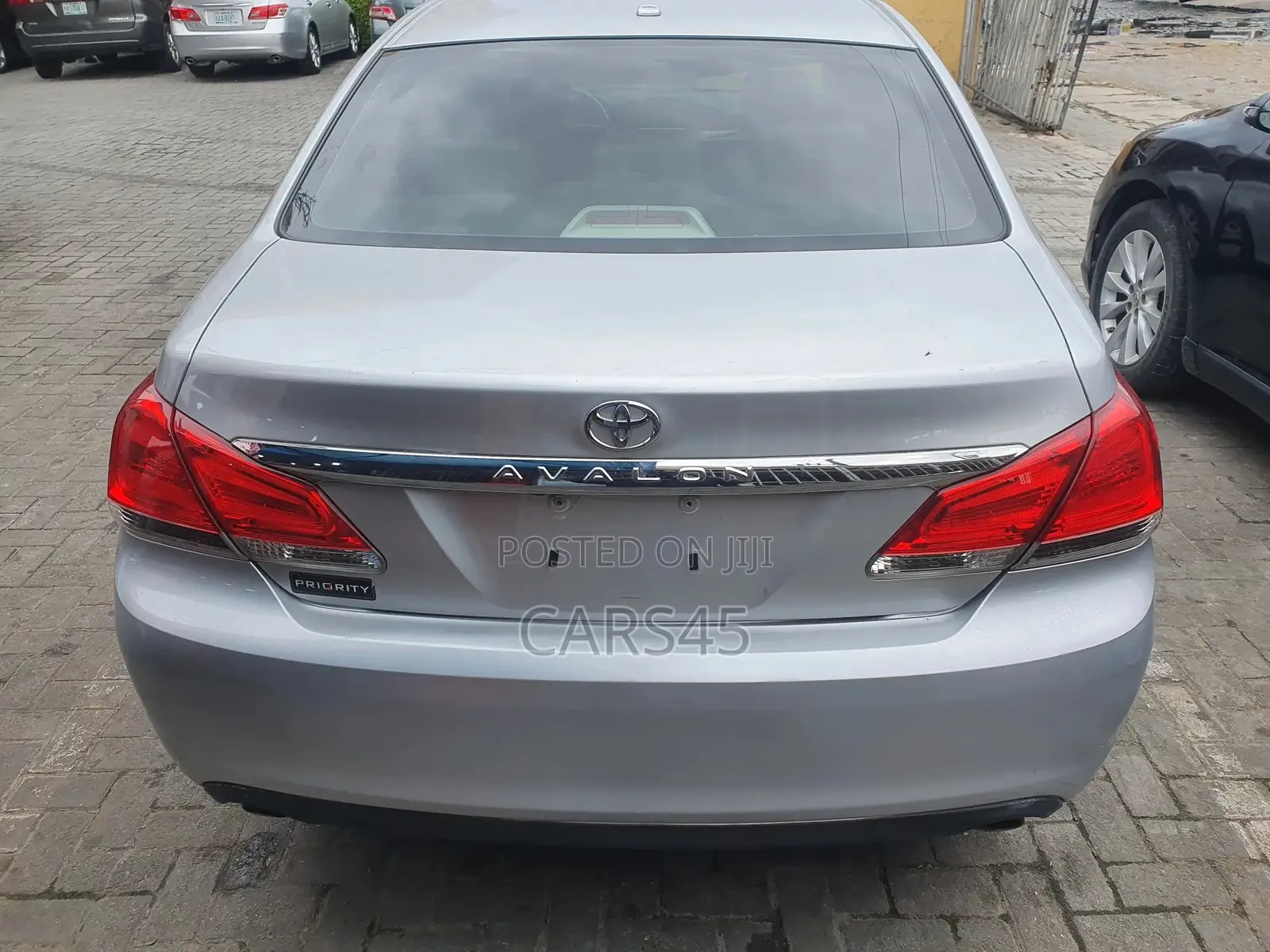 Toyota Avalon 2011 Silver