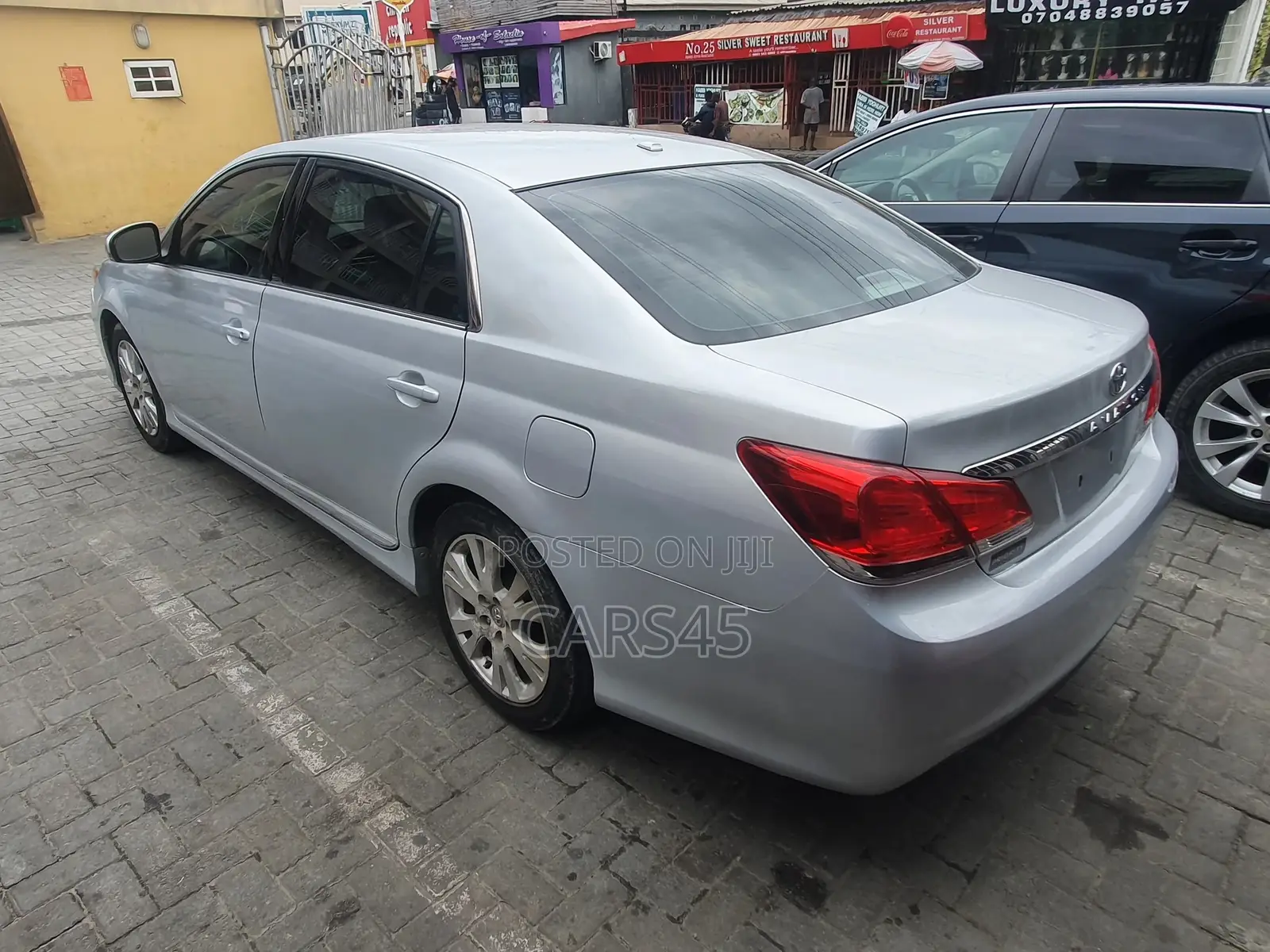 Toyota Avalon 2011 Silver