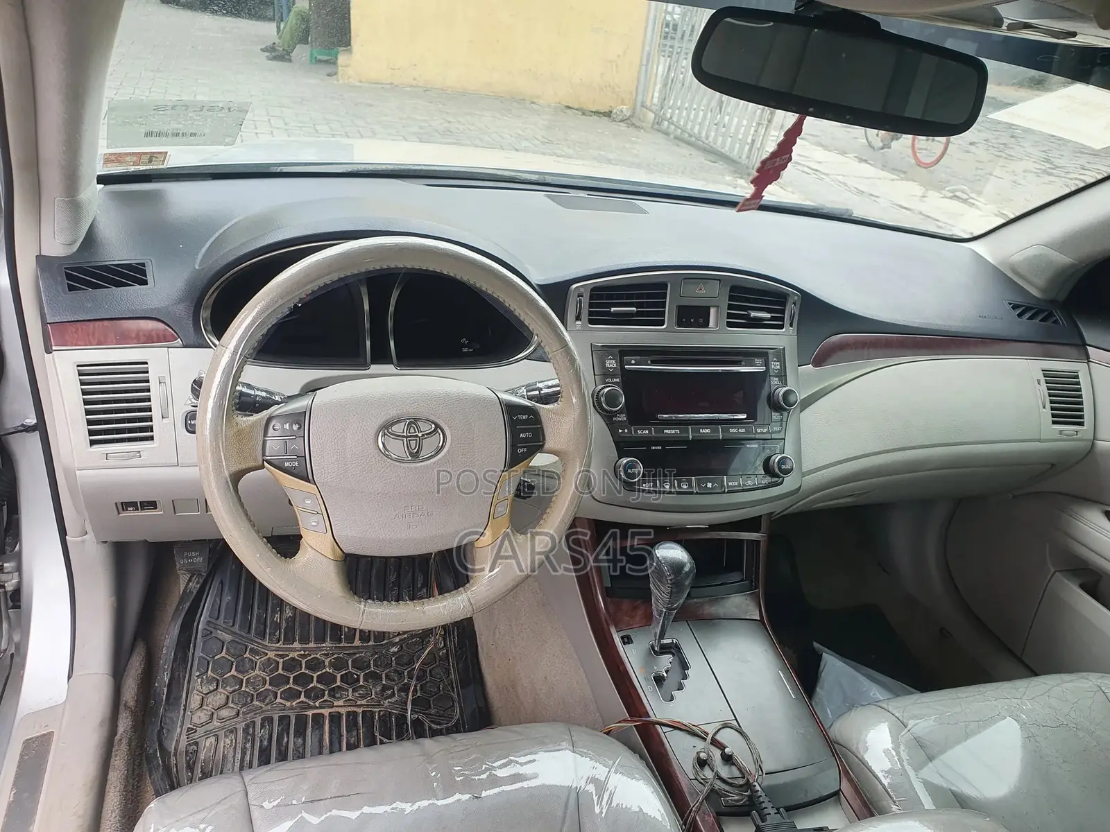 Toyota Avalon 2011 Silver
