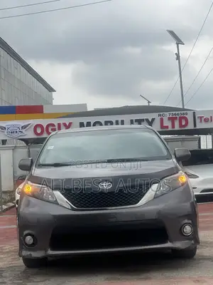 Toyota Sienna 2013 Gray