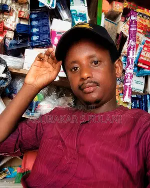 Supermarket Attendant With Online Marketing Skills