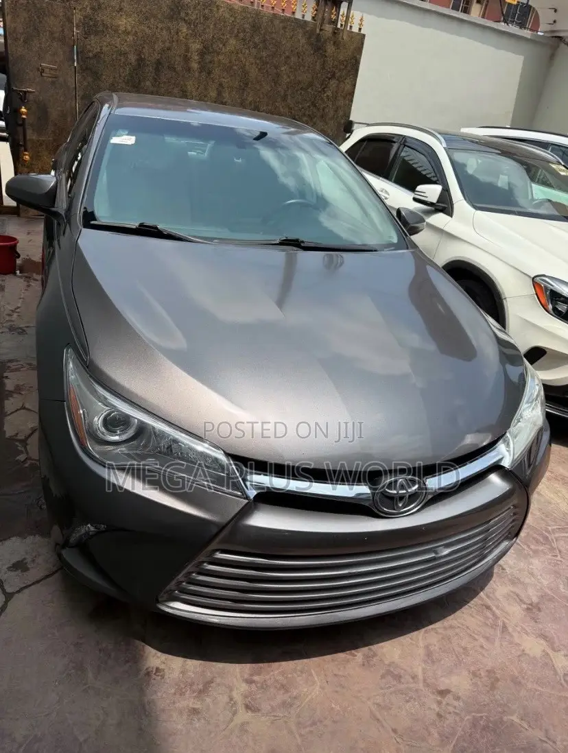 Toyota Camry 2016 Gray