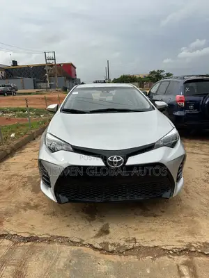 Toyota Corolla LE (1.8L 4cyl 2A) 2018 Silver