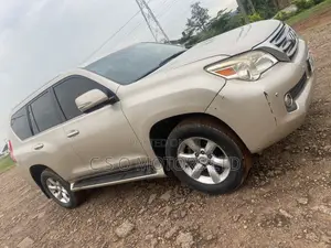 Lexus GX 460 2011 Gold