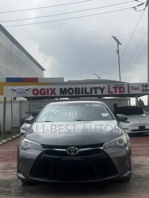 Toyota Camry 2015