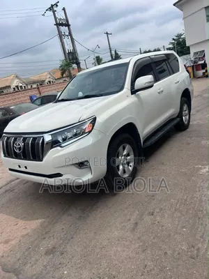 Toyota Land Cruiser Prado 2017 White
