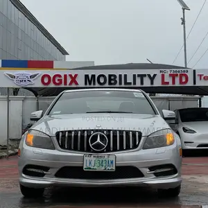 Mercedes-Benz C300 2009 White