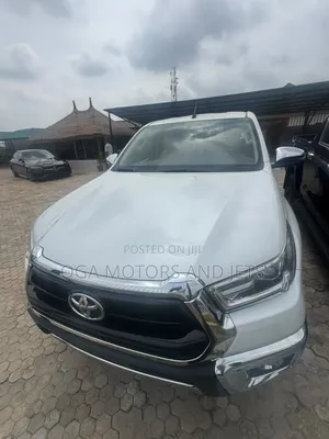 New Toyota Hilux 2025 White