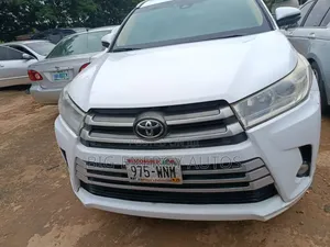 Toyota Highlander 2019 White