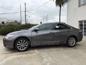 Toyota Camry XLE 4dr Sedan (2.5L 4cyl 6A) 2016 Gray
