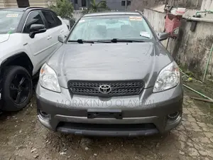 Toyota Matrix Hatchback FWD (1.8L 4cyl 5M) 2008 Gray