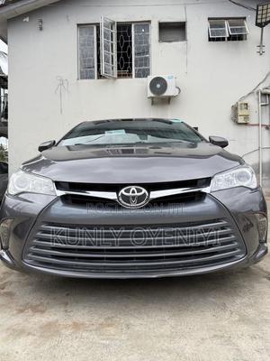 Toyota Camry XLE 4dr Sedan (2.5L 4cyl 6A) 2016 Gray