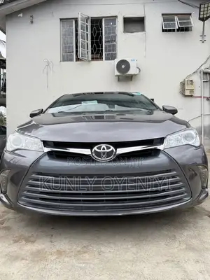 Toyota Camry XLE 4dr Sedan (2.5L 4cyl 6A) 2016 Gray