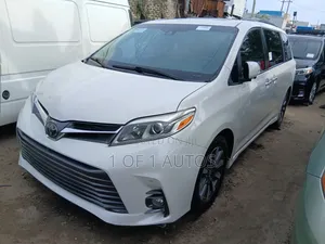Toyota Sienna 2019 White