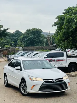 Toyota Camry LE 4dr Sedan (2.5L 4cyl 6A) 2015 White