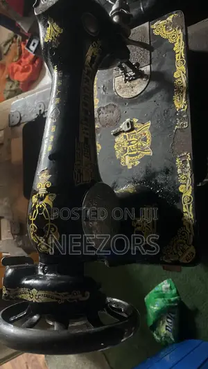 Manual Sewing Machine