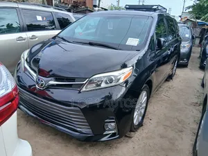 Toyota Sienna 2018 Black
