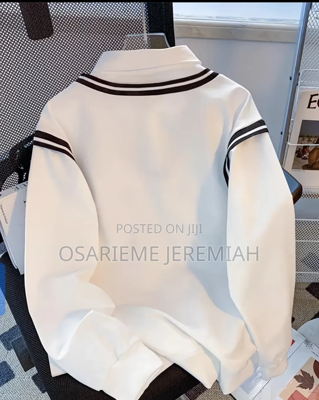 Sweatshirt