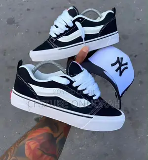 Vans Old Skool Black/White Sneaker