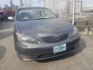 Toyota Camry LE 4dr Sedan (2.5L 4cyl 6A) 2015 Brown