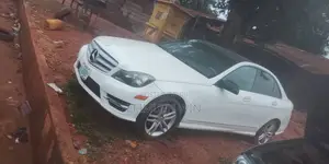 Mercedes-Benz C300 Sport 4Matic Sedan AWD (3.0L 6cyl 7A) 2012 White