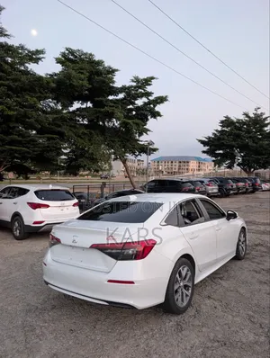 Honda Civic 2022 White