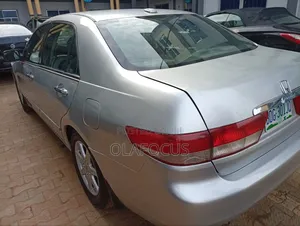 Honda Accord 2004 Silver
