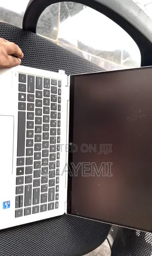 Laptop HP EliteBook 1040 G8 16GB Intel Core i7 SSD 512GB