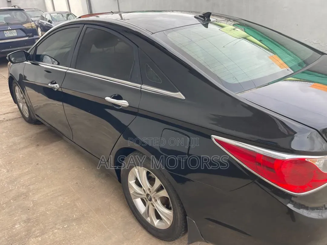 Hyundai Sonata 2011 Black