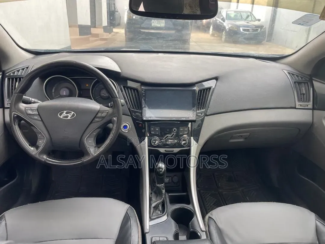 Hyundai Sonata 2011 Black
