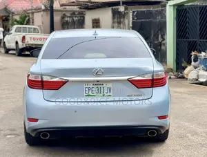 Lexus ES 2014 Blue