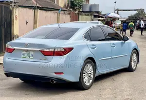 Lexus ES 2014 Blue