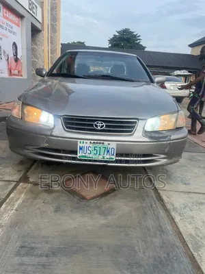 Toyota Camry 2000 Gray