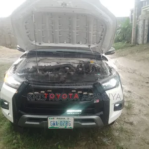 Toyota Hilux 2010 White