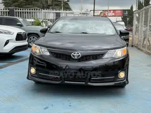 Toyota Camry SE V6 4dr Sedan (3.5L 6cyl 6A) 2012 Black