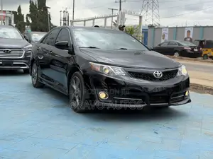 Toyota Camry SE V6 4dr Sedan (3.5L 6cyl 6A) 2012 Black