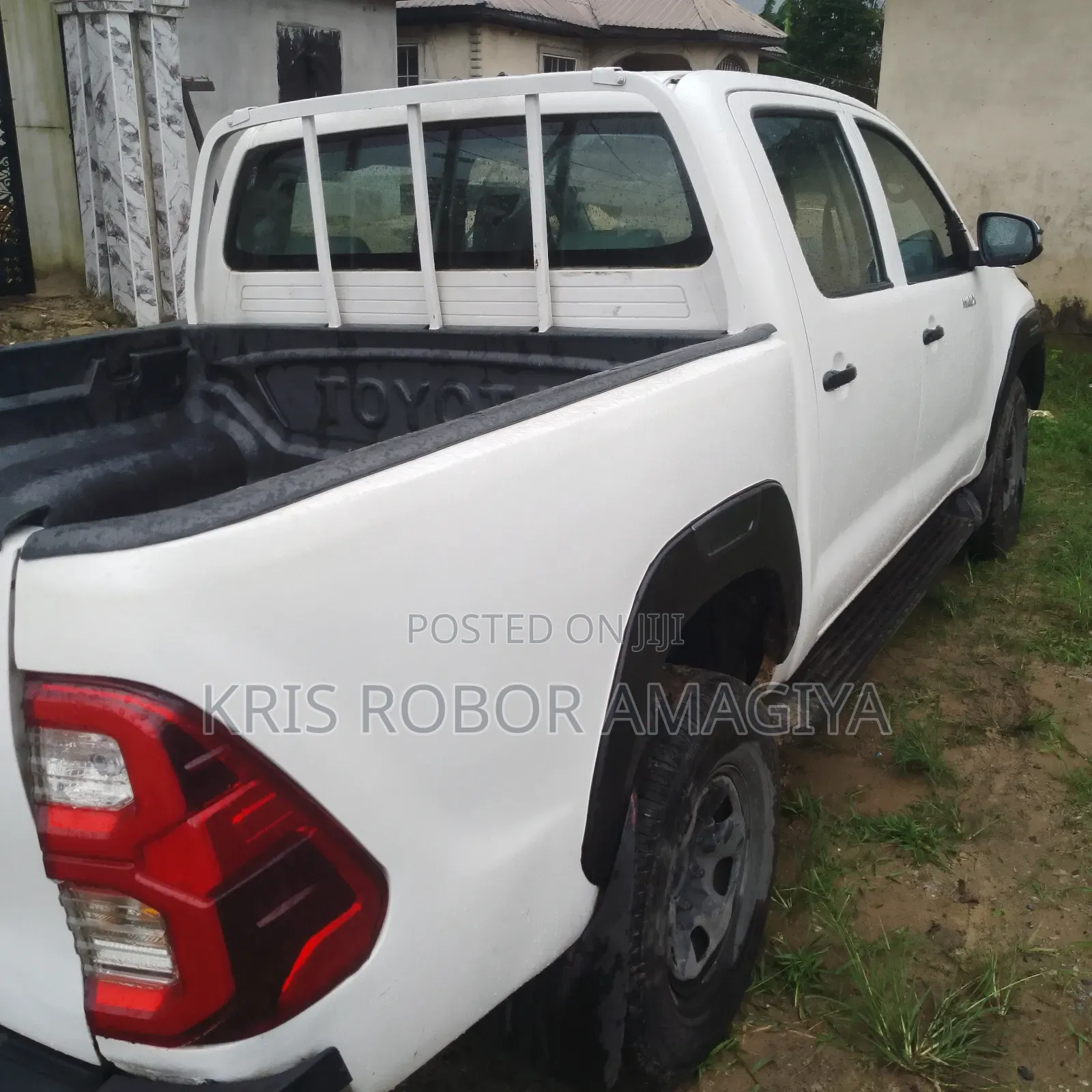Toyota Hilux 2010 White