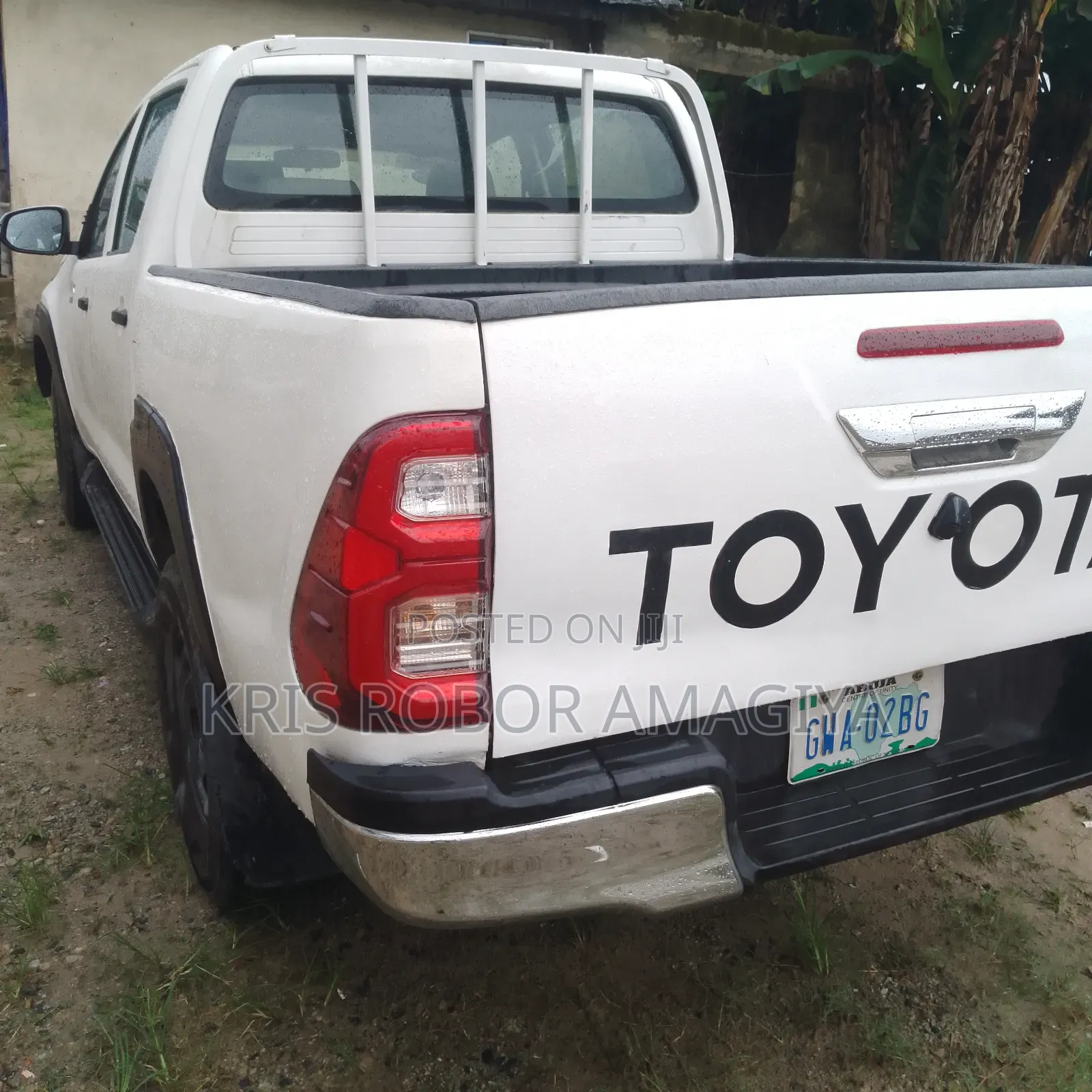 Toyota Hilux 2010 White