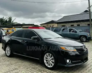 Toyota Camry XLE 4dr Sedan (2.5L 4cyl 6A) 2013 Black
