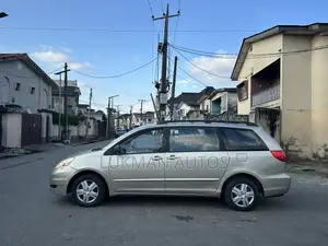 Toyota Sienna CE AWD 2008 Gold