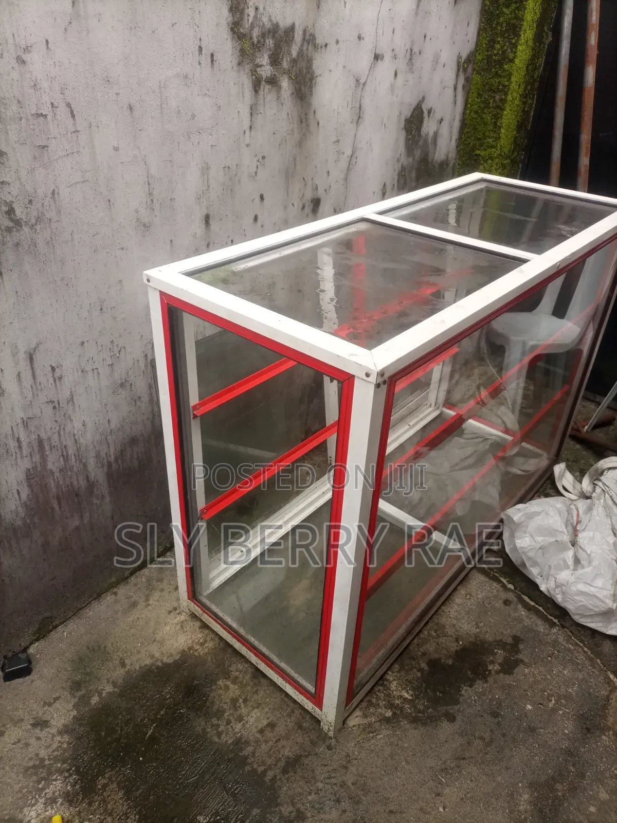 Showcase Glass
