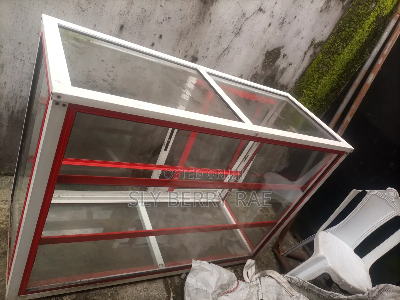 Showcase Glass