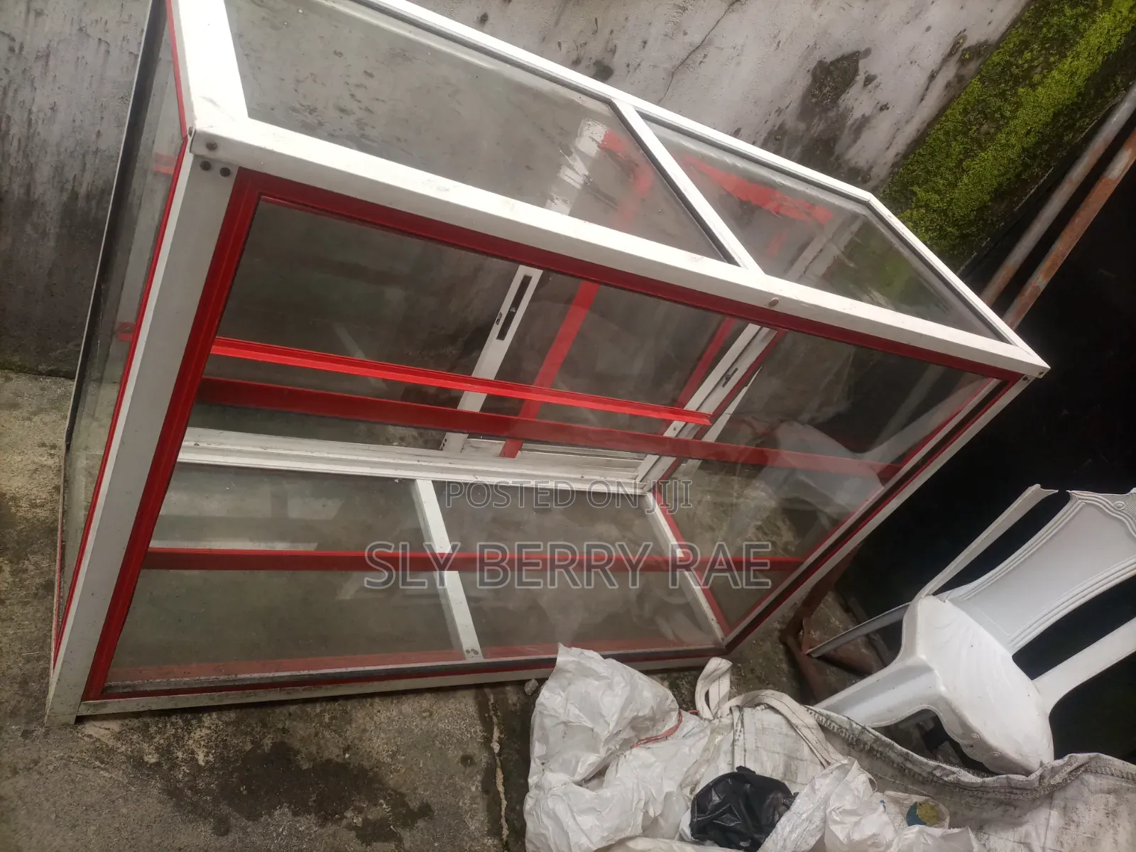 Showcase Glass