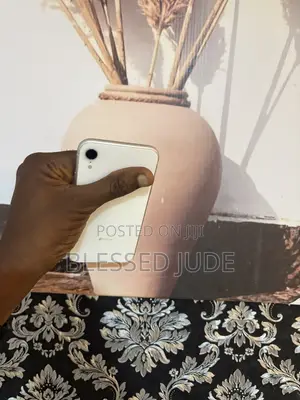 Apple iPhone XR 128 GB White