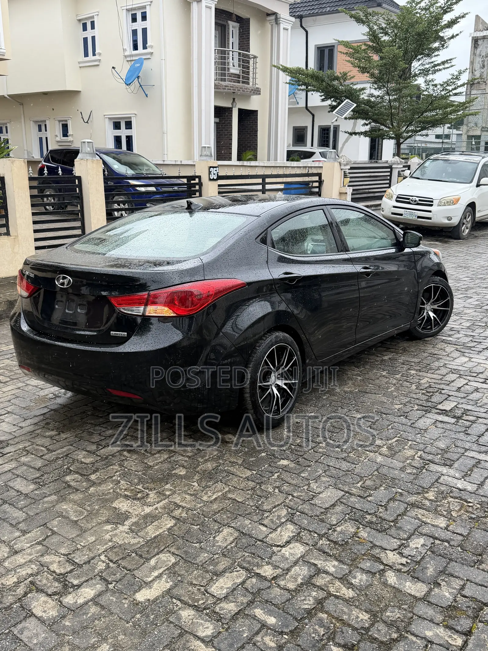 Hyundai Elantra 2012 Black