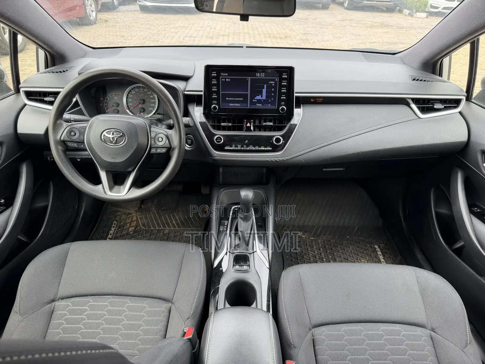 Toyota Corolla SE 2020 Silver